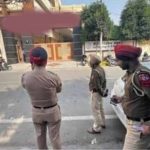 जालंधर में दाखिला नहीं मिलने पर कॉलेज के बाहर बवाल, अभिभावकों ने किया सड़क जाम