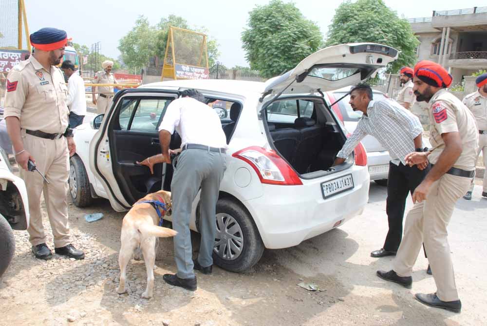 नेशनल हाईवे पर पंजाब पुलिस की सख्ती, एंट्री पॉइंट सील, संदिग्धों की जांच तेज