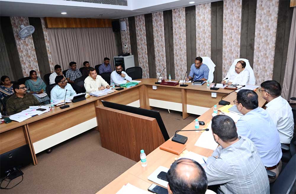 यूटिलिटी शिफ्टिंग में तेजी लाने के दिए निर्देश, शासकीय भवनों के उपकरणों का ऑनलाइन रिकॉर्ड रखने कहा