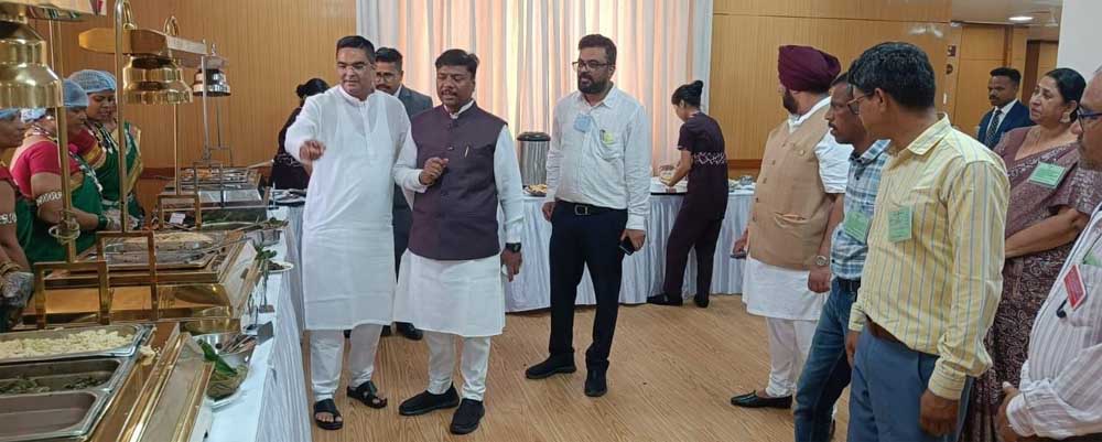 दीदियों के हुनर ने जीता जनप्रतिनिधियों का दिल दीदियों के हुनर ने जीता जनप्रतिनिधियों का दिल