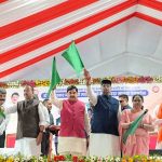 मुख्यमंत्री ने डॉ. अंबेडकर नगर-माता वैष्णोदेवी कटरा मालवा-एक्सप्रेस को निशातपुरा स्टेशन से झंडी दिखाकर किया रवाना