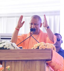 सपा-कांग्रेस पर सीएम ने साधा निशाना, बोले- इन्ही लोगों ने श्रीकृष्ण जन्माष्टमी, रामनवमी की शोभायात्रा और दुर्गा पूजा के पंडालों पर रोक लगाई थी