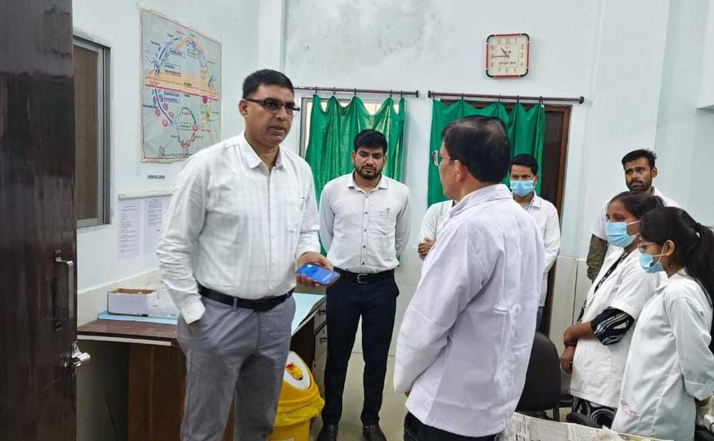 सामुदायिक स्वास्थ्य केंद्र कोतमा का कलेक्टर  रत्नाकर झा ने किया निरीक्षण