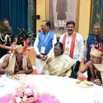 महामहिम राष्ट्रपति द्रौपदी मुर्मु के आत्मीय स्वागत से बस्तर का प्रतिनिधिमंडल हुआ अभिभूत महामहिम राष्ट्रपति द्रौपदी मुर्मु के आत्मीय स्वागत से बस्तर का प्रतिनिधिमंडल हुआ अभिभूत
