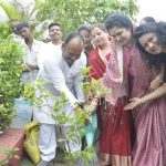 एक पेड़ माँ के नाम अभियान के अंतर्गत किया पौध-रोपण एक पेड़ माँ के नाम अभियान के अंतर्गत किया पौध-रोपण