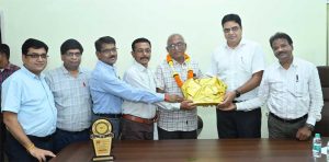 जनसंपर्क संचालनालय के सहायक ग्रेड-03  गुलजारी लाल तम्बोली को सेवानिवृत्ति पर दी गई भावभीनी विदाई