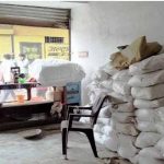 बिना लाइसेंस उर्वरक-कीटनाशक का भंडारण और निर्माण कर रहे दो गोदाम सील, भारी मात्रा में सामग्री जब्त बिना लाइसेंस उर्वरक-कीटनाशक का भंडारण और निर्माण कर रहे दो गोदाम सील, भारी मात्रा में सामग्री जब्त