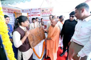 2017 से पहले पश्चिमी उत्तर प्रदेश में भय, दंगों और असुरक्षा का माहौल था: सीएम योगी आदित्यनाथ 2017 से पहले पश्चिमी उत्तर प्रदेश में भय, दंगों और असुरक्षा का माहौल था: सीएम योगी आदित्यनाथ
