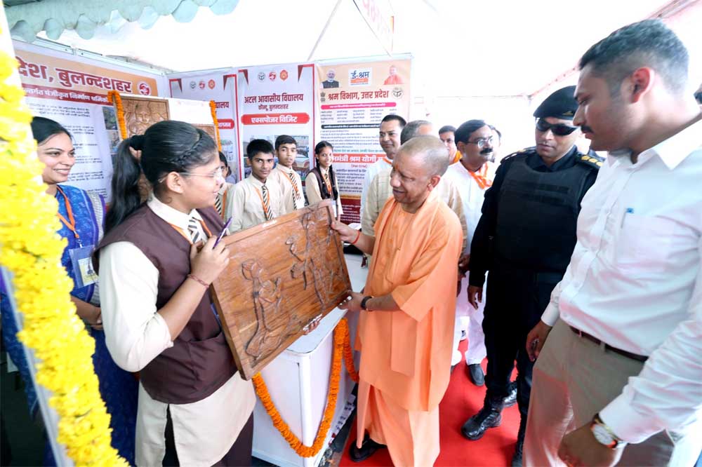 2017 से पहले पश्चिमी उत्तर प्रदेश में भय, दंगों और असुरक्षा का माहौल था: सीएम योगी आदित्यनाथ 2017 से पहले पश्चिमी उत्तर प्रदेश में भय, दंगों और असुरक्षा का माहौल था: सीएम योगी आदित्यनाथ