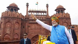 15 अगस्त 2025: लाल किले पर तिरंगा फहराने के रिकॉर्ड में कौन सबसे आगे? देखें पूरी सूची