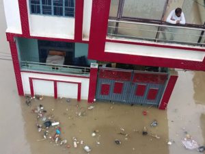 73.4 मिमी बारिश से प्रयागराज बेहाल, जलभराव से ट्रेनों का संचालन भी प्रभावित 73.4 मिमी बारिश से प्रयागराज बेहाल, जलभराव से ट्रेनों का संचालन भी प्रभावित