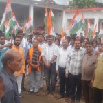 ग्राम अखड़ार में निकली तिरंगा यात्रा, देशभक्ति के नारों से गूंजा गांव
