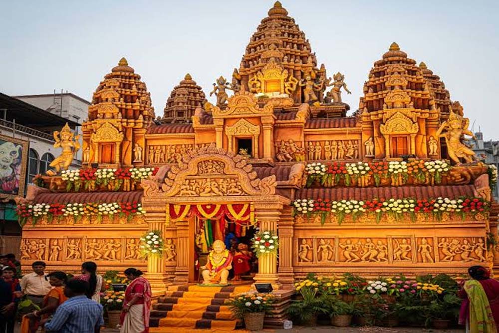 रांची के पूजा पंडालों में दिखेगा दक्षिण भारत से गुजरात तक का रंग, कहीं बृहदेश्वर तो कहीं द्वारका मंदिर