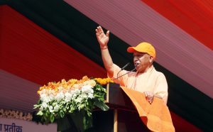 लखनऊ की सड़कों पर गूंजा राष्ट्रप्रेम, हाथों में तिरंगा, जुबां पर भारत माता की जय के नारे लखनऊ की सड़कों पर गूंजा राष्ट्रप्रेम, हाथों में तिरंगा, जुबां पर भारत माता की जय के नारे