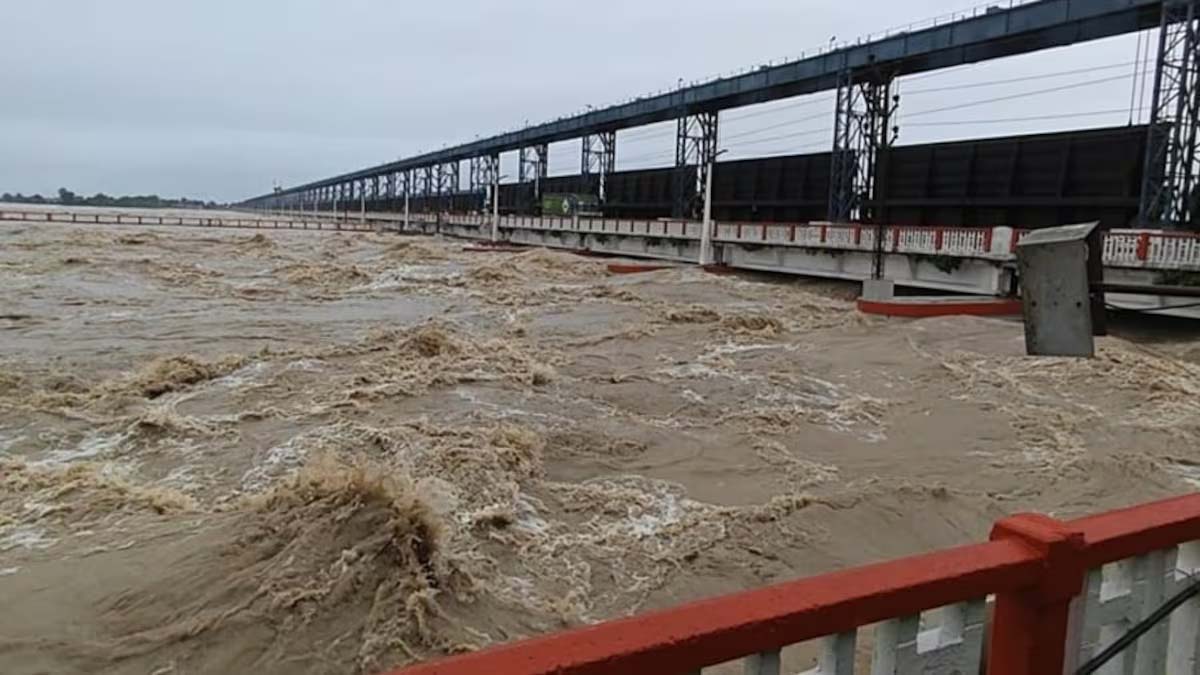 कोसी नदी ने बदला अपना रास्ता, 250 साल में 120 किमी खिसकी धारा कोसी नदी ने बदला अपना रास्ता, 250 साल में 120 किमी खिसकी धारा