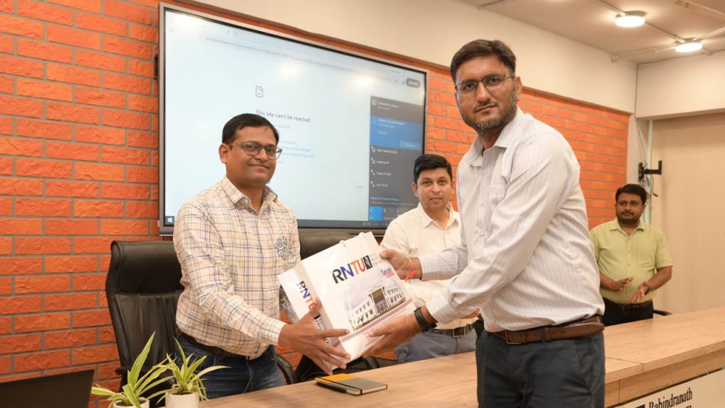 RNTU Job Fair: 700+ छात्रों को मिला करियर का मौका, 25 से अधिक कंपनियों ने ऑफर की नौकरी और इंटर्नशिप