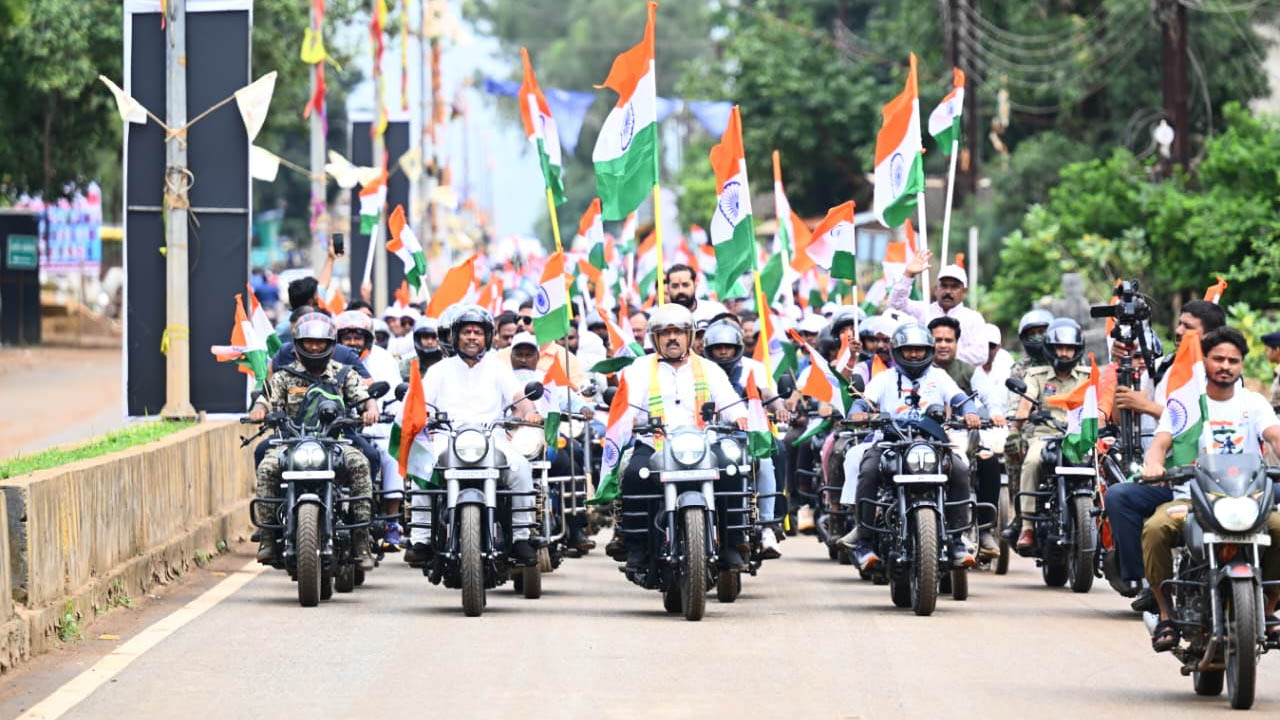 बस्तर में तिरंगे की शान! उपमुख्यमंत्री विजय शर्मा और मंत्री केदार कश्यप ने संभाली कमान, नक्सल प्रभावित इलाकों तक पहुंचेगी यात्रा