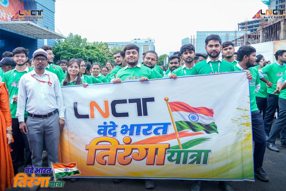 भोपाल में देशभक्ति का दिखा भव्य नजारा, LNCT ग्रुप की तिरंगा यात्रा में 7 हजार से ज्यादा विद्यार्थी शामिल