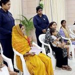 ‘कहां से आए हैं, क्या परेशानी है’ के अपनत्व भाव से सीएम योगी ने हर पीड़ित की पूछी समस्या ‘कहां से आए हैं, क्या परेशानी है’ के अपनत्व भाव से सीएम योगी ने हर पीड़ित की पूछी समस्या