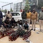 नवादा में लग्जरी कार से 124 लीटर शराब बरामद, तस्कर गिरफ्तार