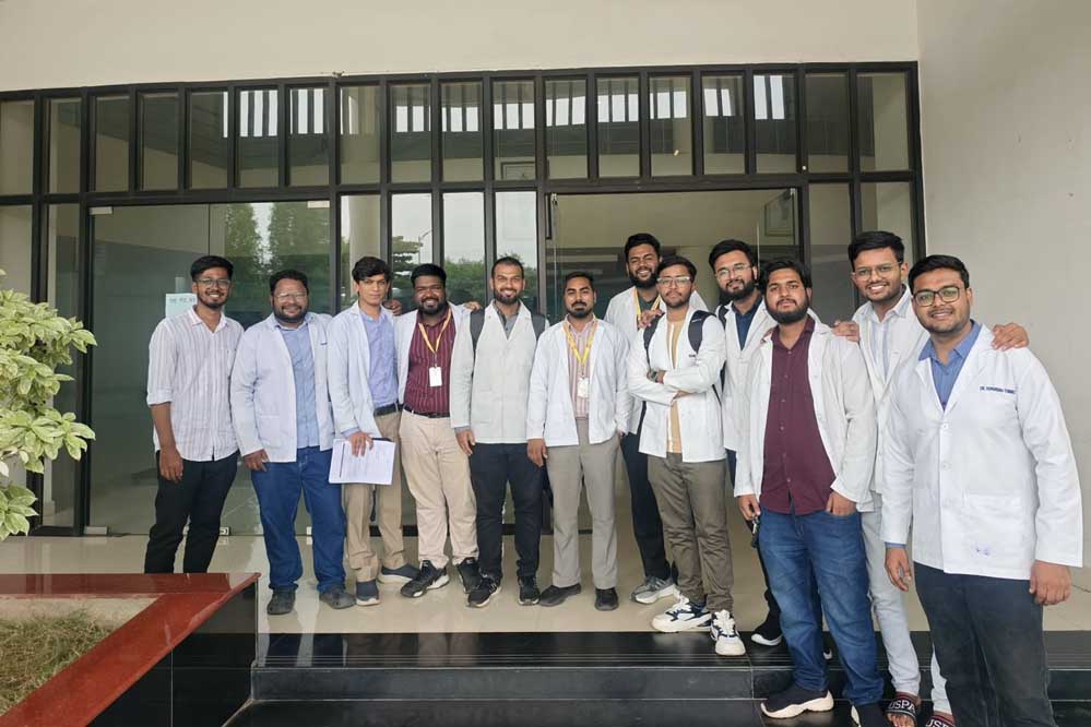 मेडिकल इंटर्न्स की समस्याओं पर बड़ी बैठक, स्टाइपेंड बढ़ाने की मांग पर विभाग ने दिया विचार का आश्वासन