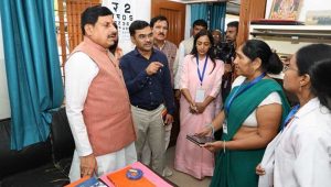 CM मोहन यादव ने उप स्वास्थ्य केंद्र तलून का किया निरीक्षण, स्वास्थ्य सुविधाओं का लिया जायजा