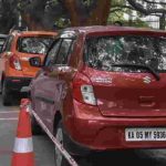 Bengaluru Parking Rules: फुटपाथ पर पार्किंग की तो नहीं बचेगी गाड़ी, भारी जुर्माने के साथ टोइंग की तैयारी