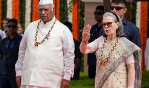 ‘वंदे मातरम्’ विवाद में घिरी कांग्रेस, सोनिया-राहुल के खिलाफ शिकायत; BJP ने मांगी कड़ी कार्रवाई
