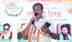 आजादी के जश्न में बांटे 80 किलो लड्डू, कई धर्मगुरुओं की मौजूदगी में हुआ भव्य ध्वजारोहण समारोह