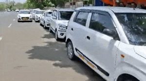 Bhopal Taxi Strike: Ola-Uber ठप, रेलवे स्टेशन पर यात्रियों की बढ़ी परेशानी; ऑटो चालकों की मनमानी वसूली