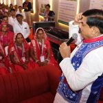 CM डॉ. यादव ने कृषि सखियों से किया संवाद, किसान महिलाओं ने बताई बढ़ती आय की सफलता की कहानी
