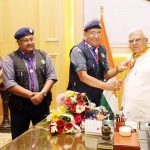 राज्यपाल पटेल ने स्काउट्स एवं गाइड स्कार्फ धारण किया राज्यपाल पटेल ने स्काउट्स एवं गाइड स्कार्फ धारण किया