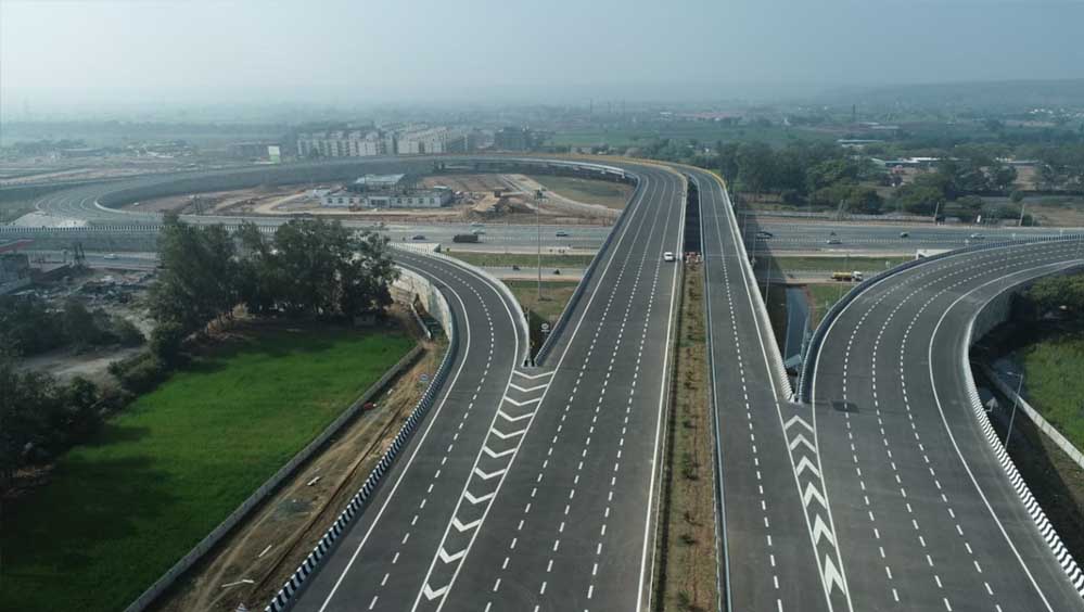 फिल्म सिटी से गंगा एक्सप्रेसवे तक नया कॉरिडोर! 74 किमी एक्सप्रेसवे पर ₹8,585 करोड़ खर्च करेगी योगी सरकार