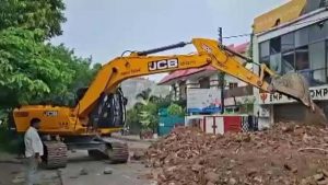 एलडीए की बड़ी कार्रवाई की तैयारी, लखनऊ में 101 अवैध बिल्डिंगें होंगी ध्वस्त एलडीए की बड़ी कार्रवाई की तैयारी, लखनऊ में 101 अवैध बिल्डिंगें होंगी ध्वस्त
