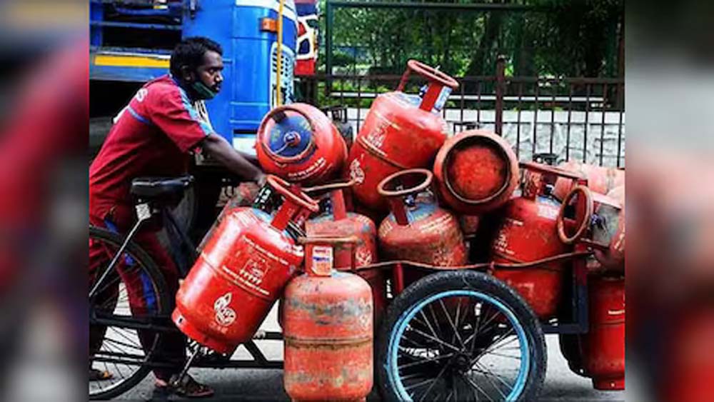 16 अगस्त तक करा लें LPG e-KYC, वरना कल से नहीं कर पाएंगे सिलेंडर बुक