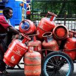 एलपीजी की किल्लत रोकने की तैयारी, रिलायंस समेत 21 कंपनियों को मिला प्रोडक्शन टारगेट