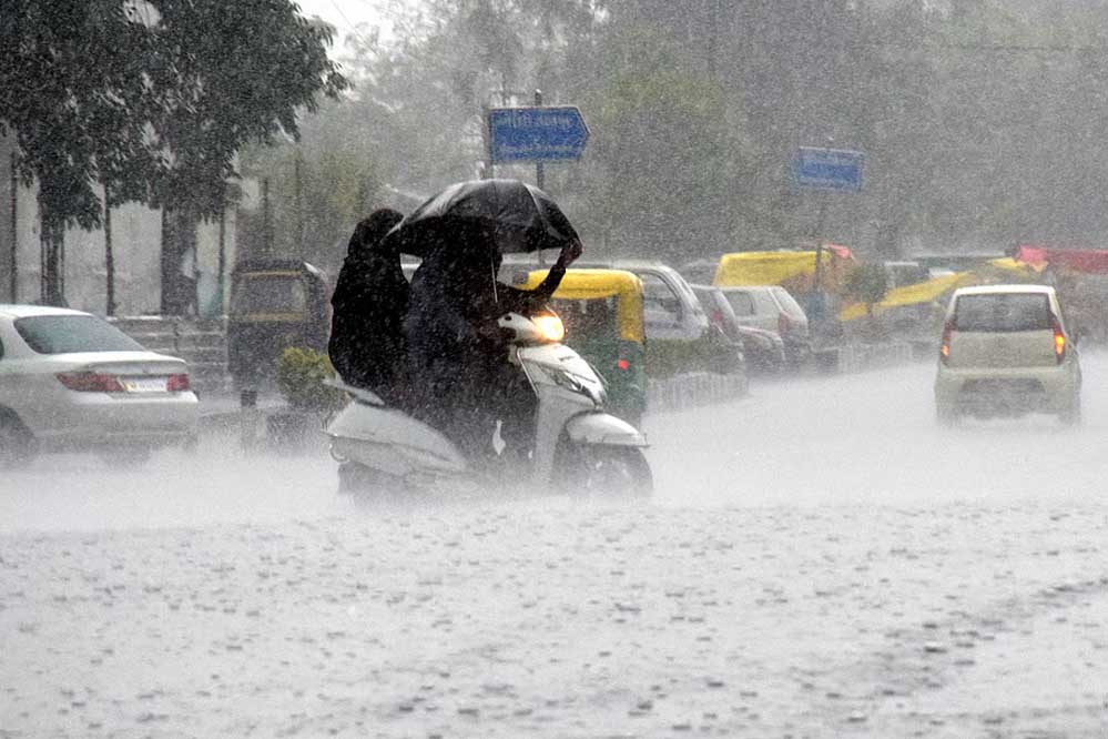 मध्य प्रदेश में फिर बदलेगा मौसम! 14 जिलों में हैवी रेन का अलर्ट, भोपाल में हल्की बारिश की संभावना