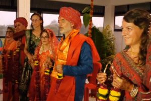 महाकाल की नगरी में विदेशी जोड़ों ने रचाया हिंदू विवाह, इटली-स्पेन-इंग्लैंड से पहुंचे दंपती