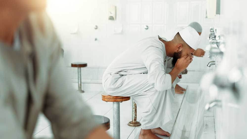 ब्रिटेन में जल संकट गहराया, पानी बचाने के लिए मुस्लिमों से वजू और चावल धोने को लेकर खास अपील