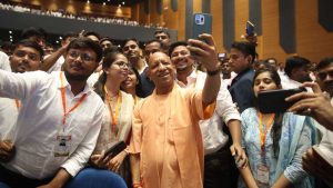 कृषि विभाग में चयनित 3446 प्राविधिक सहायकों (ग्रुप-सी) व 126 मंडी सचिवों को सीएम योगी आदित्यनाथ ने सौंपे नियुक्ति पत्र