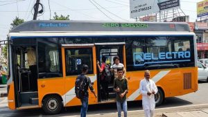 भोपाल में E-Bus सेवा का विस्तार! हर 10 मिनट में मिलेगी बस, सुबह 6:30 से रात 9 बजे तक सफर भोपाल में E-Bus सेवा का विस्तार! हर 10 मिनट में मिलेगी बस, सुबह 6:30 से रात 9 बजे तक सफर