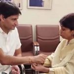 रक्षाबंधन पर सजा नेताओं की कलाई पर प्यार का धागा, CM सैनी को स्कूली छात्राओं ने बांधी राखी रक्षाबंधन पर सजा नेताओं की कलाई पर प्यार का धागा, CM सैनी को स्कूली छात्राओं ने बांधी राखी