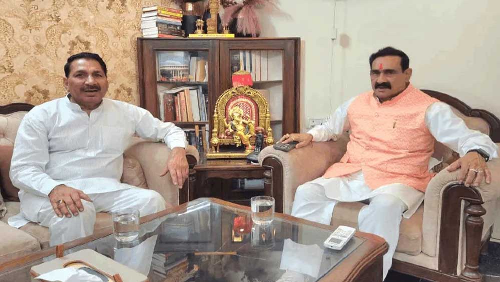 भोपाल में बढ़ी राजनीतिक हलचल, नरोत्तम मिश्रा से मिलने उनके घर पहुंचे मंत्री कंसाना