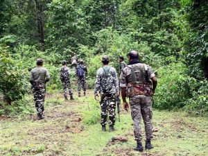 झारखंड में नक्सलियों पर बड़ा प्रहार: 22 माओवादी ढेर, 50 ने किया आत्मसमर्पण