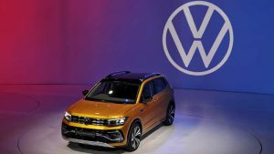 दुनिया की सबसे बड़ी कार कंपनी से संकट तक! 10 साल में Volkswagen की हालत कैसे बदली?