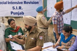 SIR नोटिस के बाद पंजाब में बढ़ी हलचल! 1.46 लाख लोगों के नाम पर संकट, कैंपों में जुटी भीड़