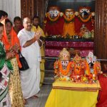 रायपुर : रक्षाबंधन पर राज्यपाल रमेन डेका ने भगवान जगन्नाथ के दर्शन कर बांधा रक्षासूत्र