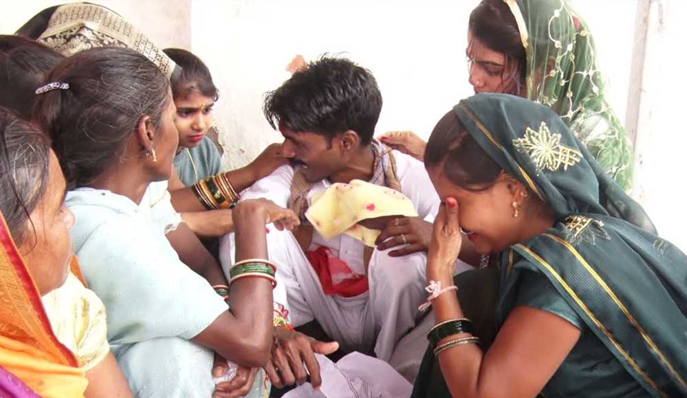 भोपाल सेंट्रल जेल में रक्षाबंधन का खास इंतजाम, बहनों को भाइयों से मिलने की मिली अनुमति भोपाल सेंट्रल जेल में रक्षाबंधन का खास इंतजाम, बहनों को भाइयों से मिलने की मिली अनुमति