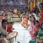 महाकाल को अर्पित हुई 2 फीट की राखी! पुजारी परिवार की महिलाओं ने भस्म आरती में निभाई परंपरा