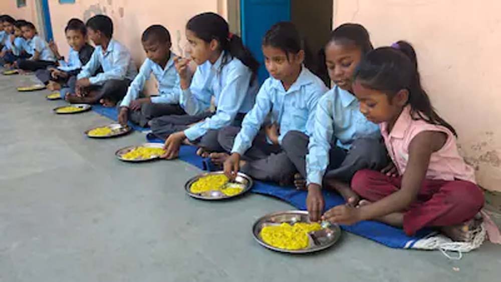 सरकारी स्कूलों में मिड-डे-मील की सख्त निगरानी, एप-पोर्टल और रजिस्टर में होगा हाजिरी मिलान